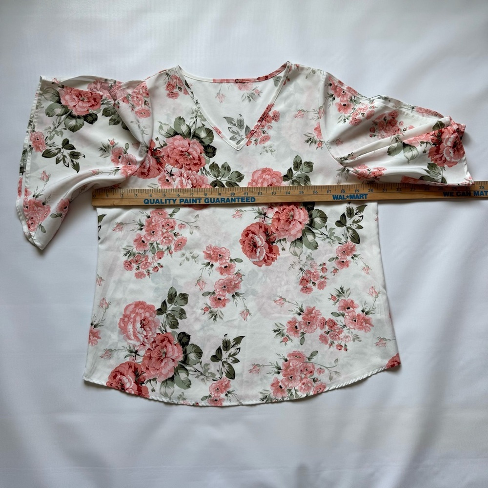 Floral V-Neck Women's Top size M/L‎ Flowy peekaboo arms polyester - Picture 7 of 8